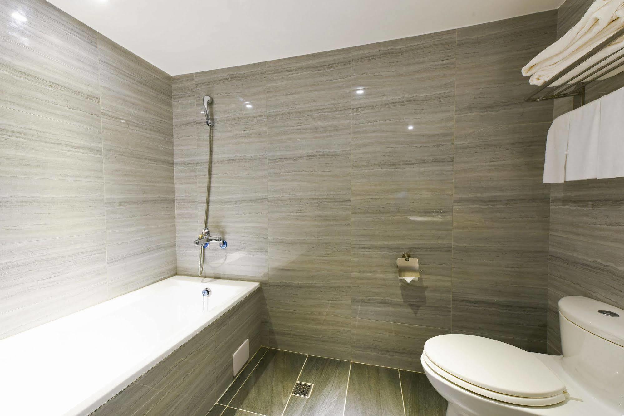 גאושיונג Blue Coast Hotel מראה חיצוני תמונה