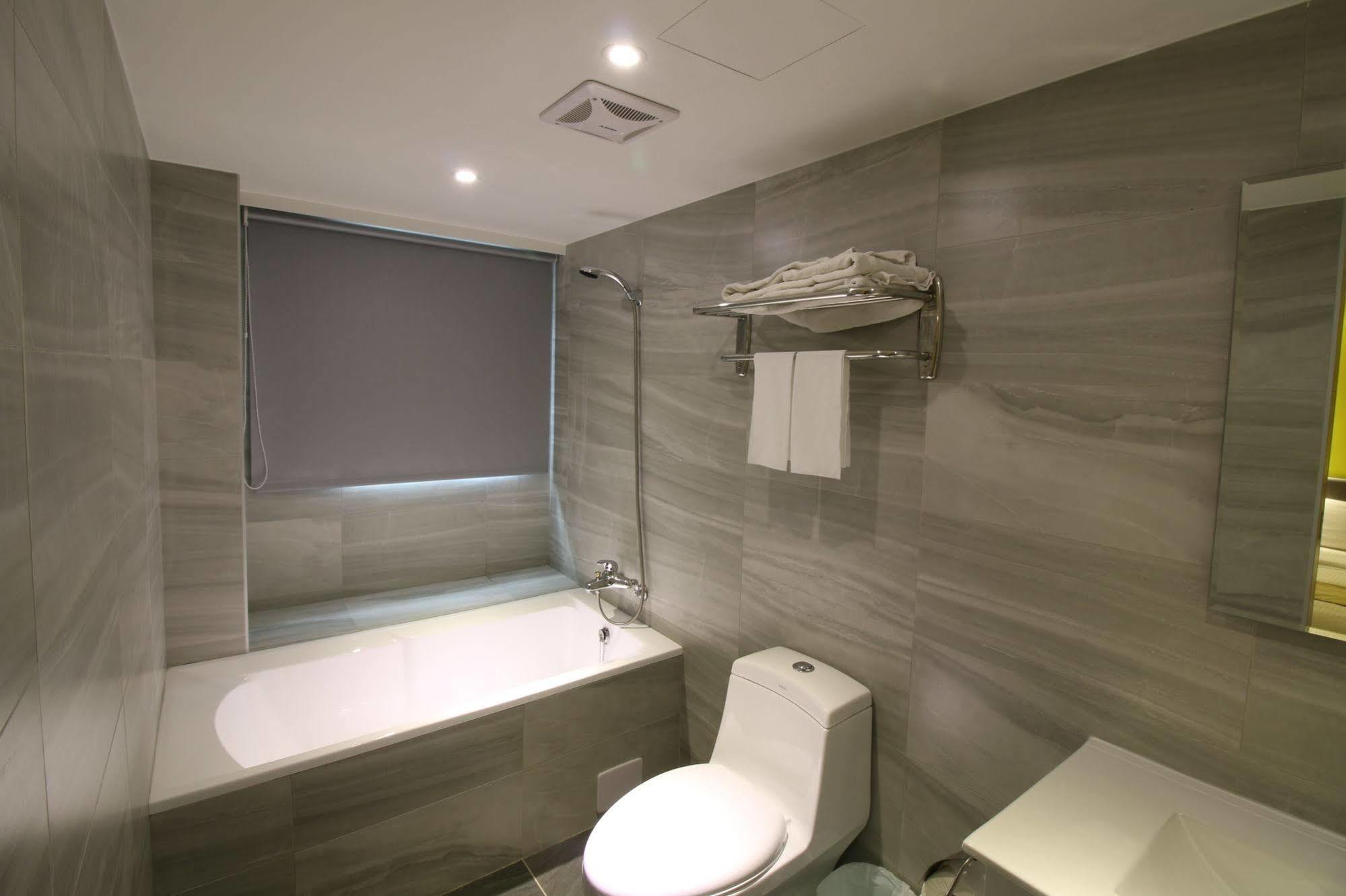 גאושיונג Blue Coast Hotel מראה חיצוני תמונה